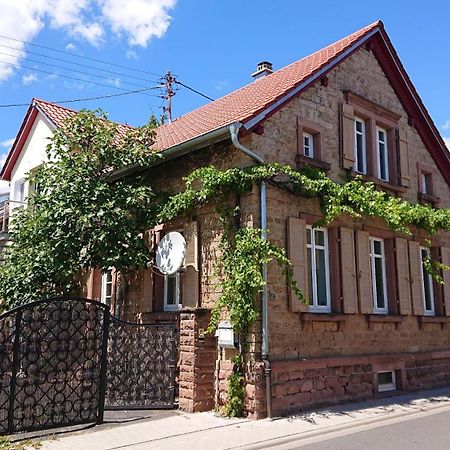 Ferienwohnung Weinstrassenmitte Нойштадт-ан-дер-Вайнштрасе Экстерьер фото